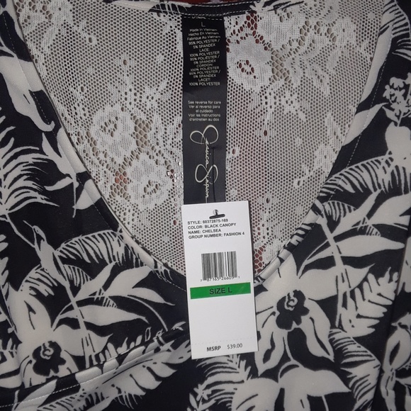 Jessica Simpson Sleeveless CropTop - Picture 3 of 3